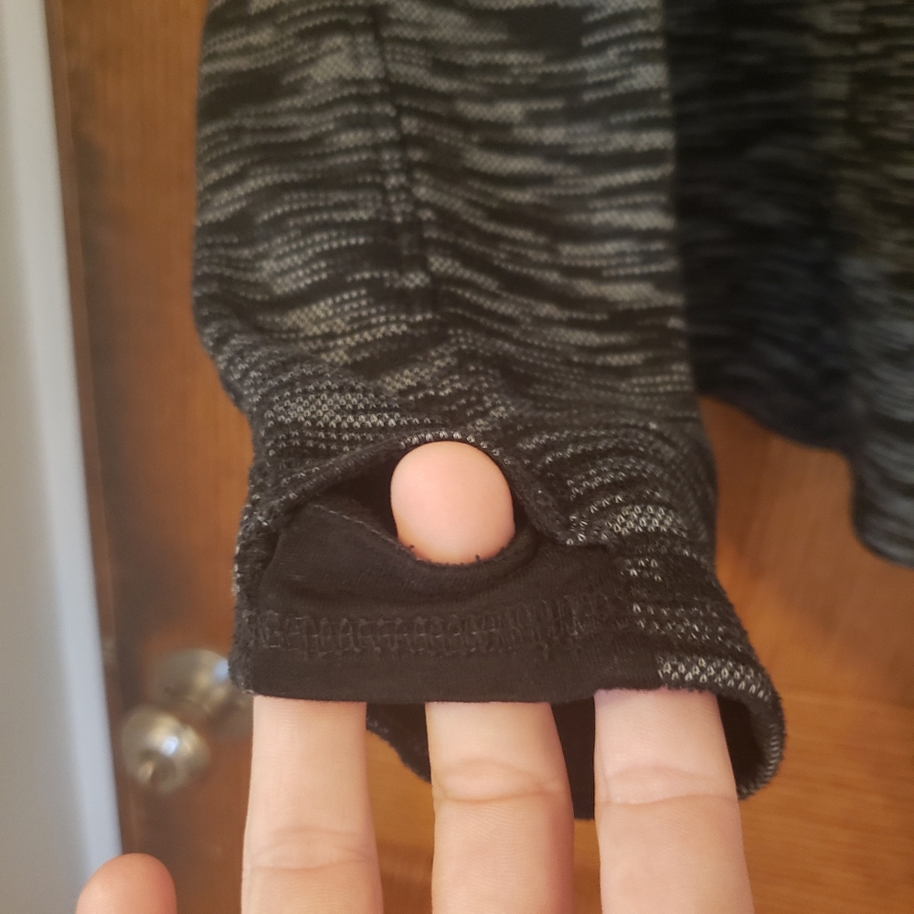 Zip up - Picture 4 of 4